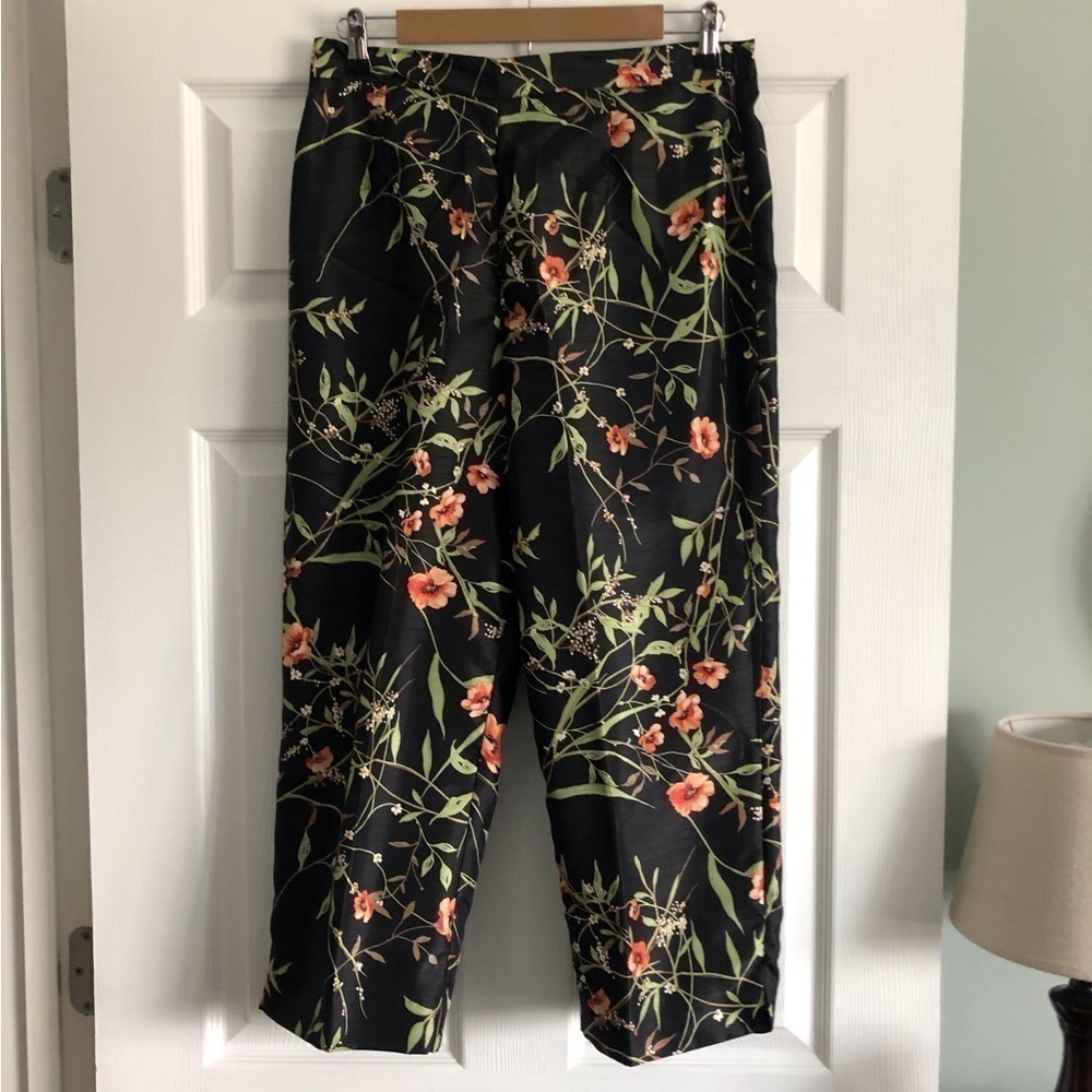 Vintage black satin floral cropped paints in size 12